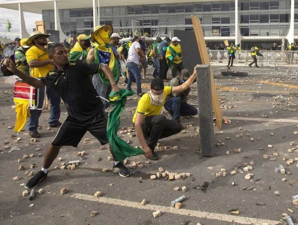 Seria C Mico Se N O Fosse Tr Gico Lelei Teixeira