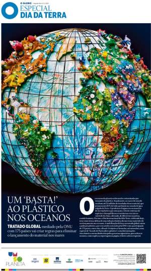 reprodução de página do jornal O Globo com especial sobre a polução por plástico