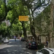 Foto da rua felix da cunha em porto alegre, um dos mais bonitos espaços públicos da cidades