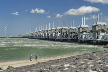 Foto do maior dique de contenção de águas da Holanda
