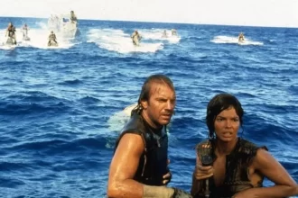 Foto do filme Waterworld, Kevin Costner é um mutante