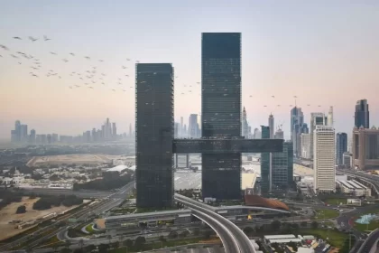 Foto de um prédio muito alto de Dubai, conhecida por sua arquitetura extravagante
