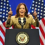 Foto da vice presidente dos estados unidos, Kamala Harris, vai ser um entrevero daqui pra frente