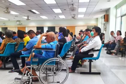 Foto de uma emergência de hospital lotada - IPE