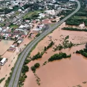 Foto do Rio Caí, durante a enchente no RS. Depois de 3 meses, é preciso esperançar