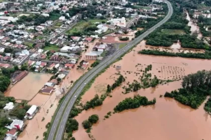 Foto do Rio Caí, durante a enchente no RS. Depois de 3 meses, é preciso esperançar