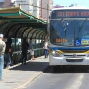 Foto de um ônibus do transporte coletivo de porto alegre