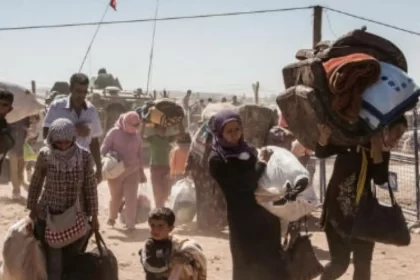 Foto de refugiados no oriente médio. Lutas pelo poder prejudicam as populações