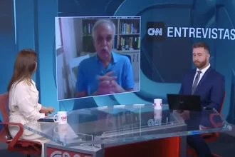 Foto reprodução de entrevista na CNN do cientista Carlos Nobre para falar dos incêndios no Brasil