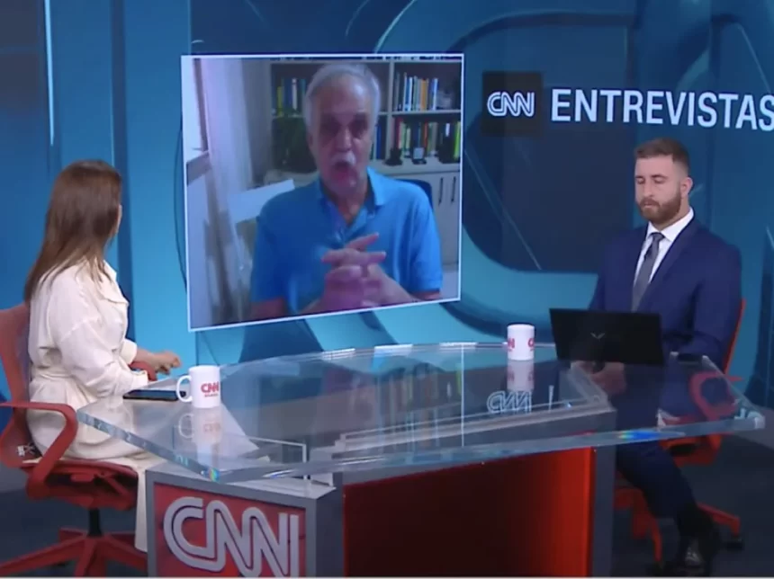 Foto reprodução de entrevista na CNN do cientista Carlos Nobre para falar dos incêndios no Brasil