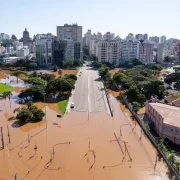 Foto da enchente de Porto Alegre. Falta debate sobre eventos extremos