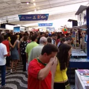 Foto da feira do livro de porto alegre, cujo patrono de 2024 será o escritor Sergio Faraco