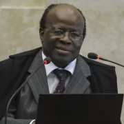 Foto do ex-ministro Joaquim Barbosa, quando ainda presidia o STF