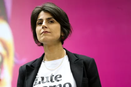 Foto de manuela d'Ávila que deixou o PCdoB e questionou o papel da esquerda