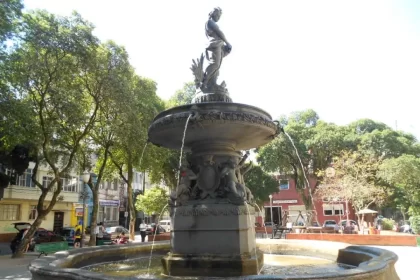 Praça São salvador no Rio, onde nos encontrávamos com o seu Mendéu, o judeu