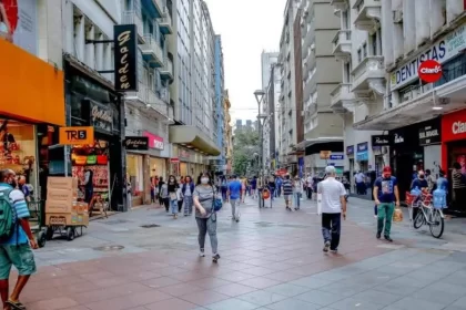 Foto da Rua da Praia, no centro da cidade de Porto Alegre