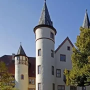 Foto de um castelo europeu, tal como os castelos dos contos de fadas