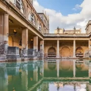 Foto de um banho romano na cidade de Bath, na Inglaterra