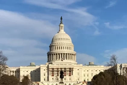 foto frontal do Capitólio, em Washington, Estados Unidos