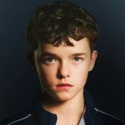 Foto do personagem principal da série Adolescência, na Netflix. O retrato dos atuais adolescentes