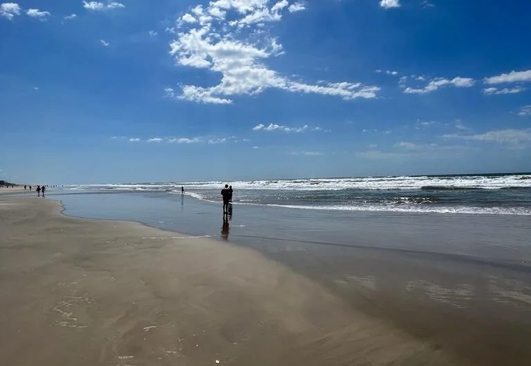 Foto de uma praia do litoral gaúcho, onde empresários querem construir novo porto