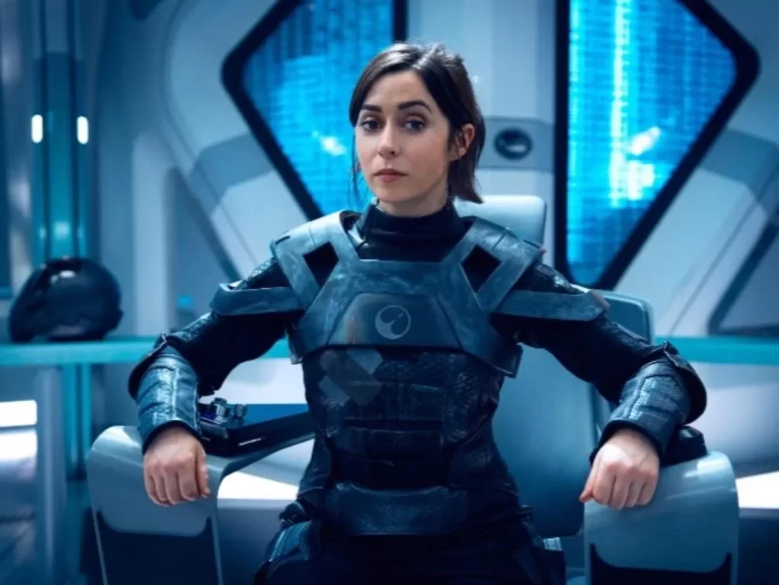 Foto de uma mulher numa espaçonave. Faz parte de um episódio de black mirror