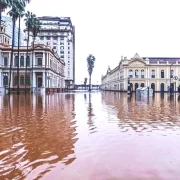 centro de porto alegre invadido pelas águas do Guaíba